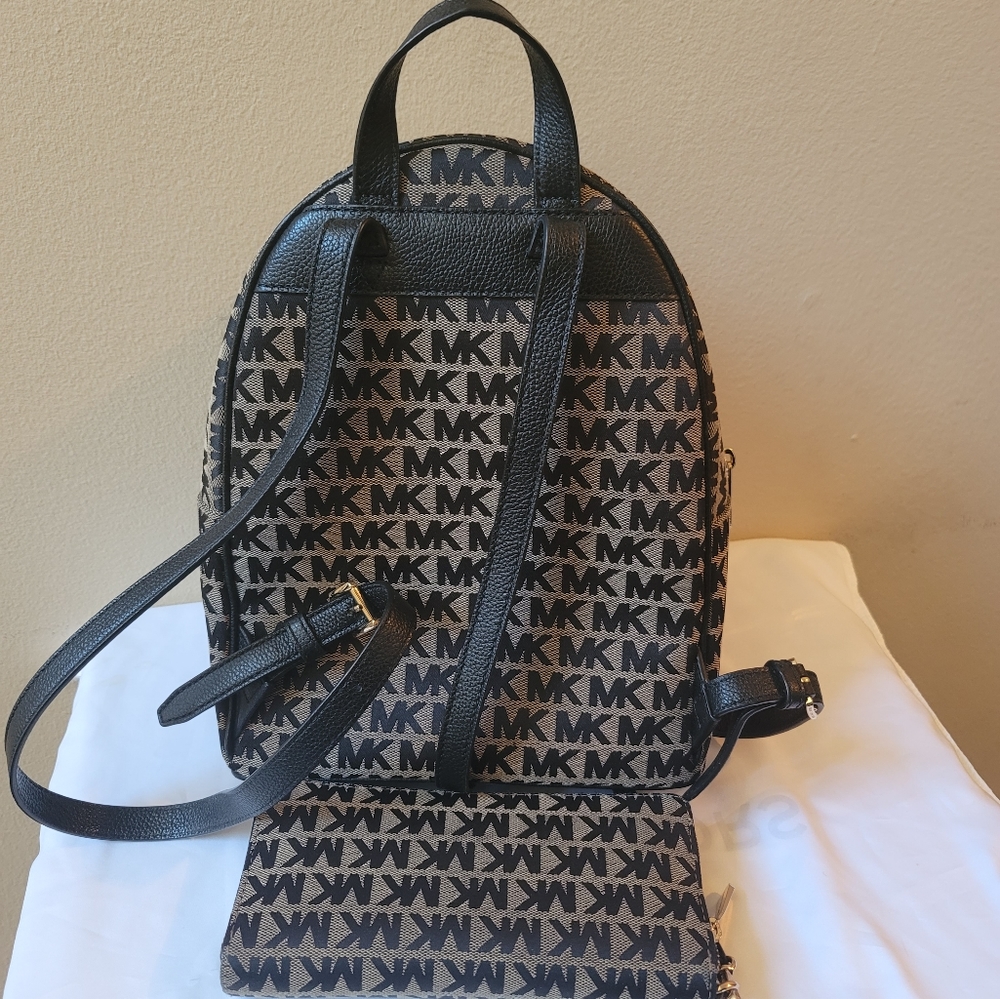 Michael kors medium Backpack - Picture 13 of 16